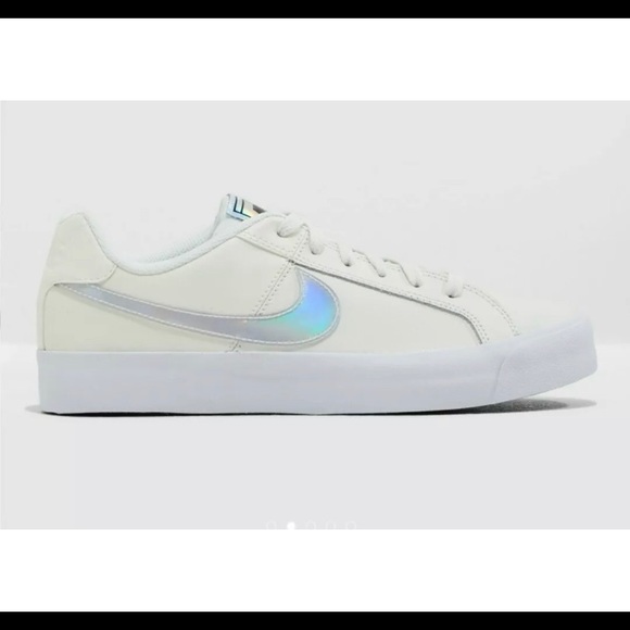 nike a02810